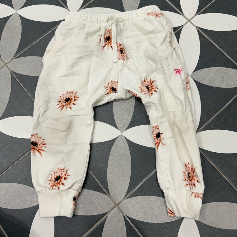 Munster girls flower pants 4